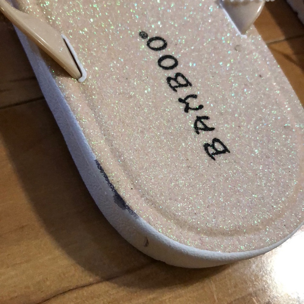 Bamboo size 8 glitter slipper